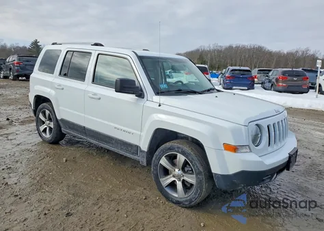 2016 Jeep Patriot Latitude z USA, uszkodzony, nr VIN 1C4NJRFB7GD559290
